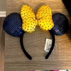 Black and yellow Minnie ears